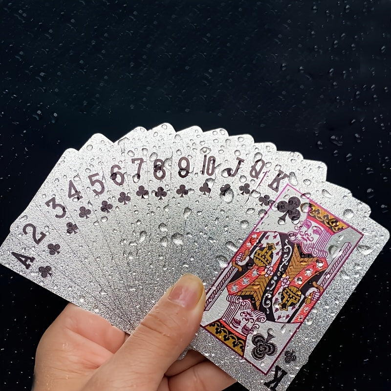 Une carte de jeu en PVC imperméable et durable - Fabriquée en plastique rigide épais, idéale pour toute occasion - une excellente choix pour les fêtes en plein air et les activités de loisirs en famille.