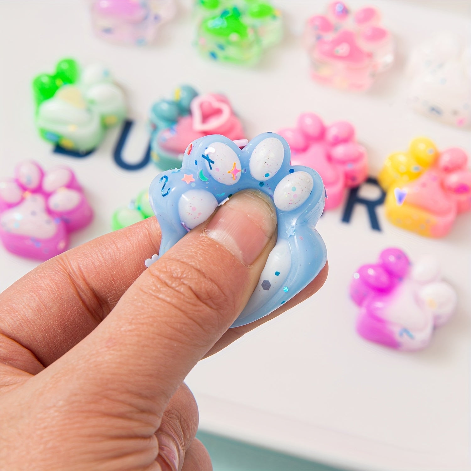 12\u002F24\u002F36 pièces Mini Jouets Souples Mignons en Forme de Patte de Chat, Jouets Souples à Presser Griffes d'Animal, Remplissage Idéal pour Décoration de Panier de Pâques, Garniture pour Sac de Fête de Noël