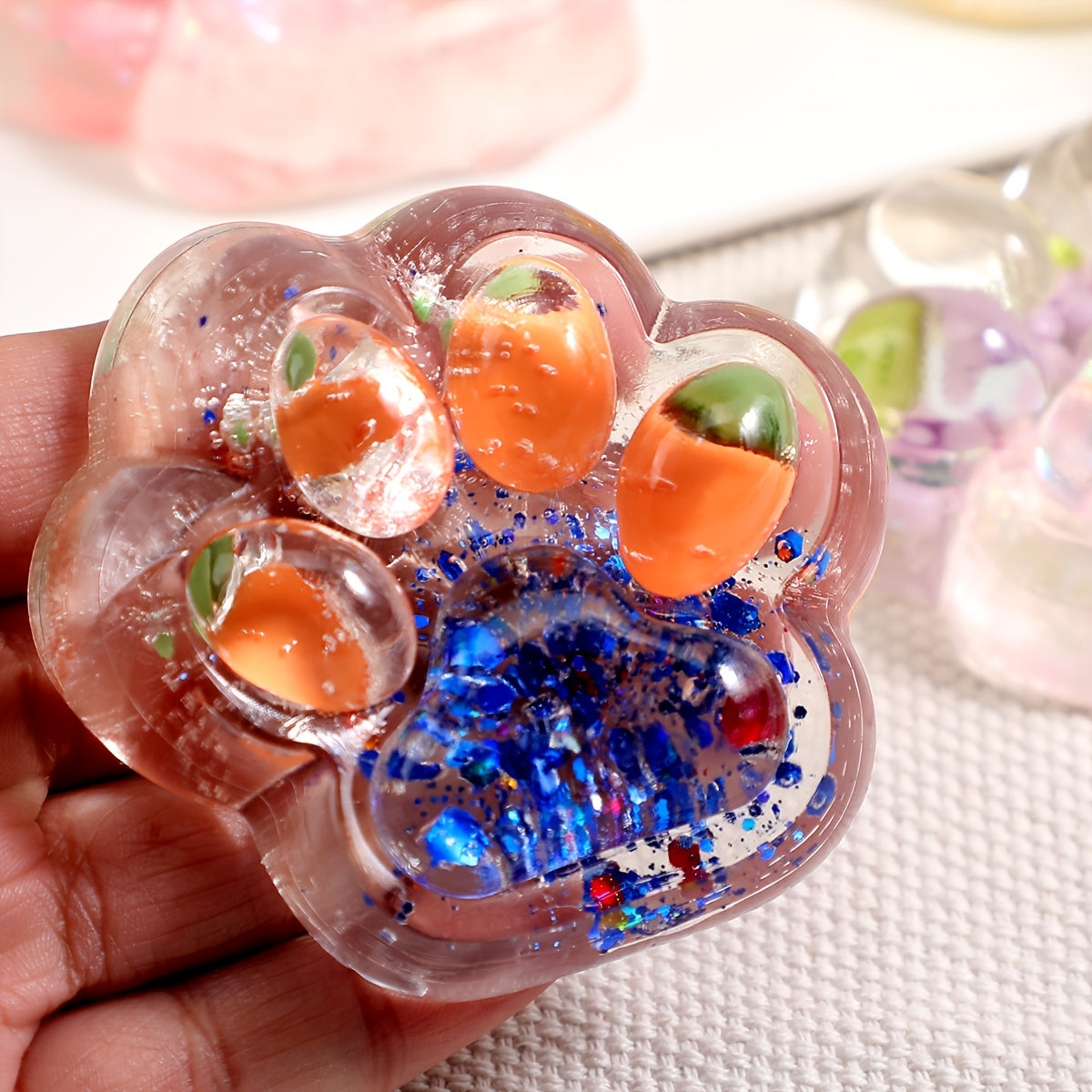 1pc\u002F2pièces\u002F3pièces Ananas, Fraise, Patte de Chat, Jouet à Serrer - Doux, Soulage le Stress et l'Anxiété, Convient aux Adolescents et aux Adultes, Cadeau de Noël Idéal, Couleurs Mélangées, Convient pour l'Hiver, le Nouvel An