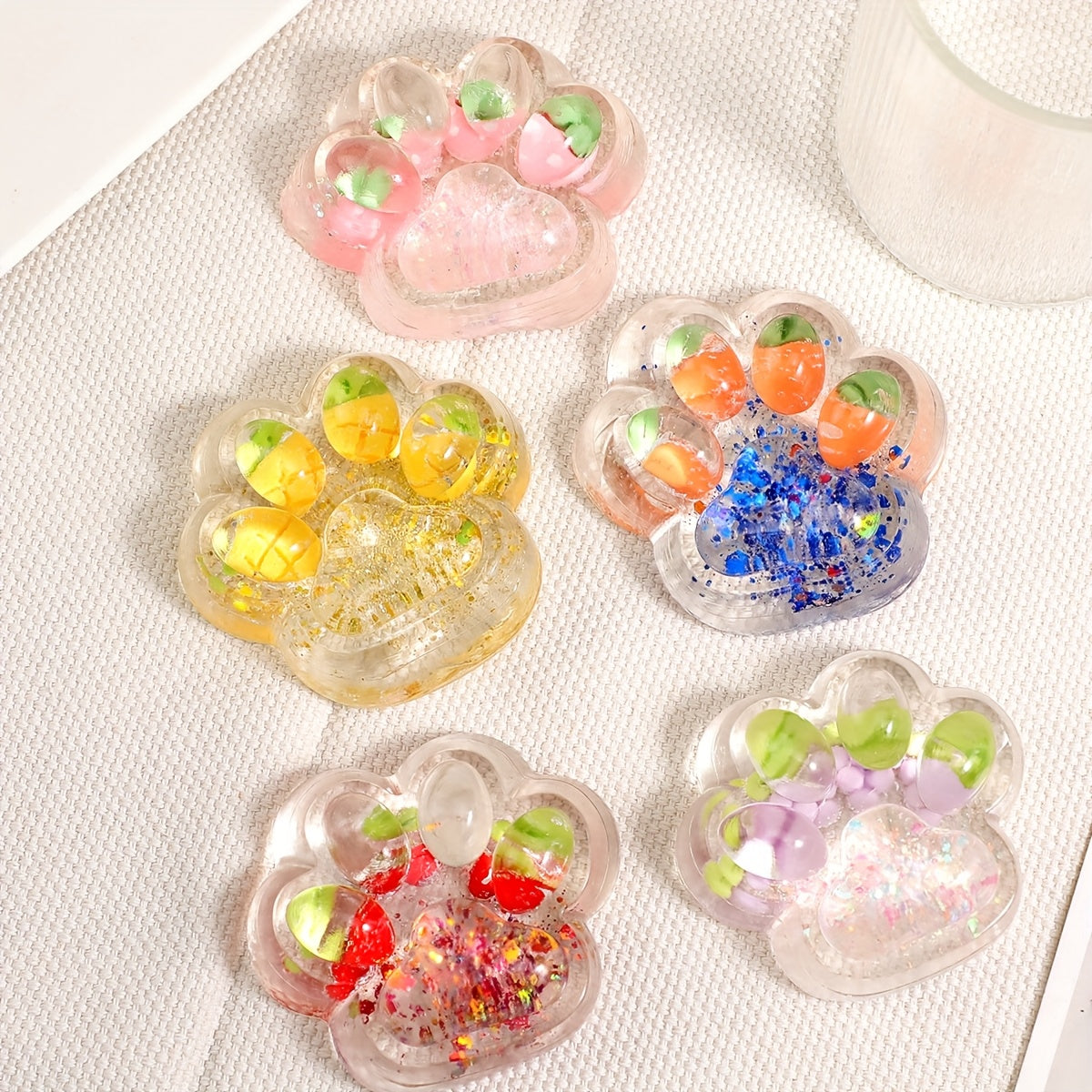 1pc\u002F2pièces\u002F3pièces Ananas, Fraise, Patte de Chat, Jouet à Serrer - Doux, Soulage le Stress et l'Anxiété, Convient aux Adolescents et aux Adultes, Cadeau de Noël Idéal, Couleurs Mélangées, Convient pour l'Hiver, le Nouvel An